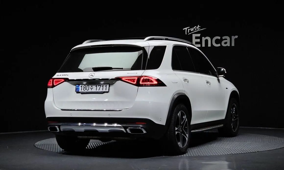 Mercedes-Benz GLE-Class — фото 6