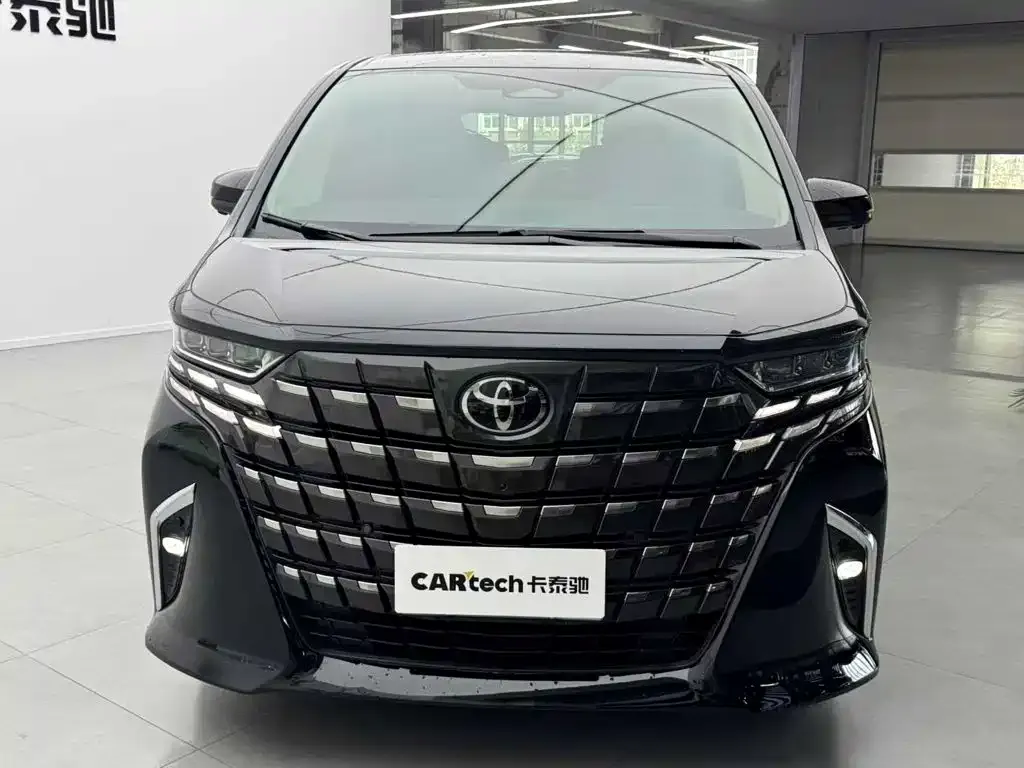 Toyota Alphard — фото 6
