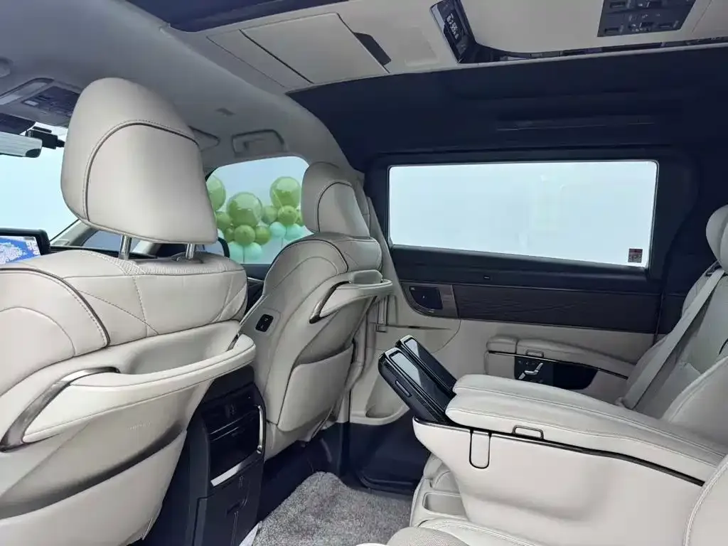 Toyota Alphard — фото 3