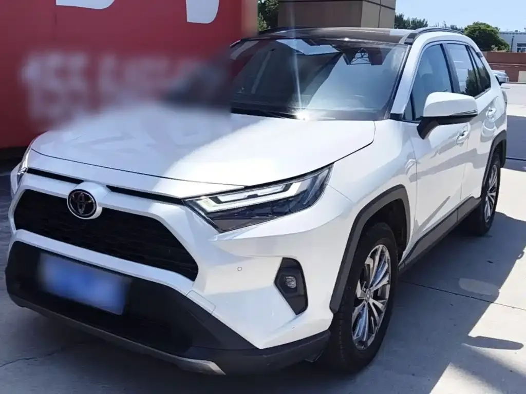 Toyota RAV4 — фото 1