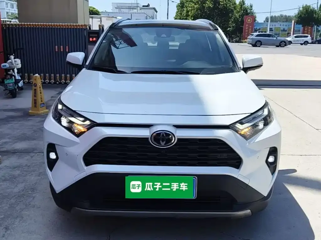 Toyota RAV4 — фото 5
