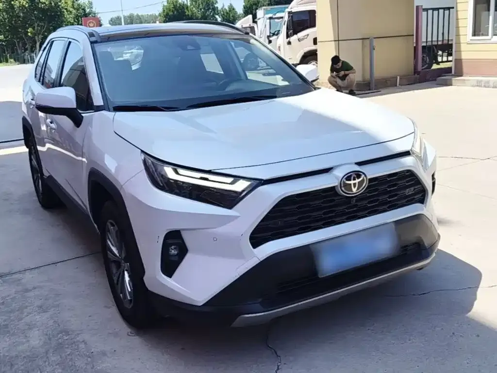 Toyota RAV4 — фото 3