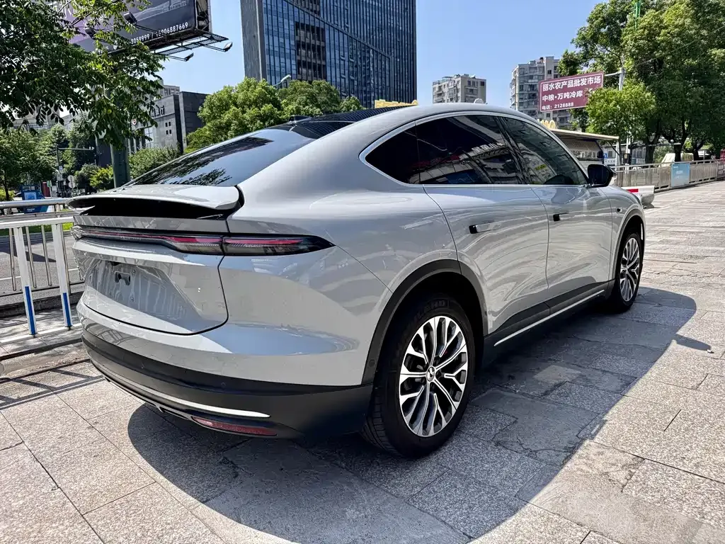 NIO EC6 — фото 9