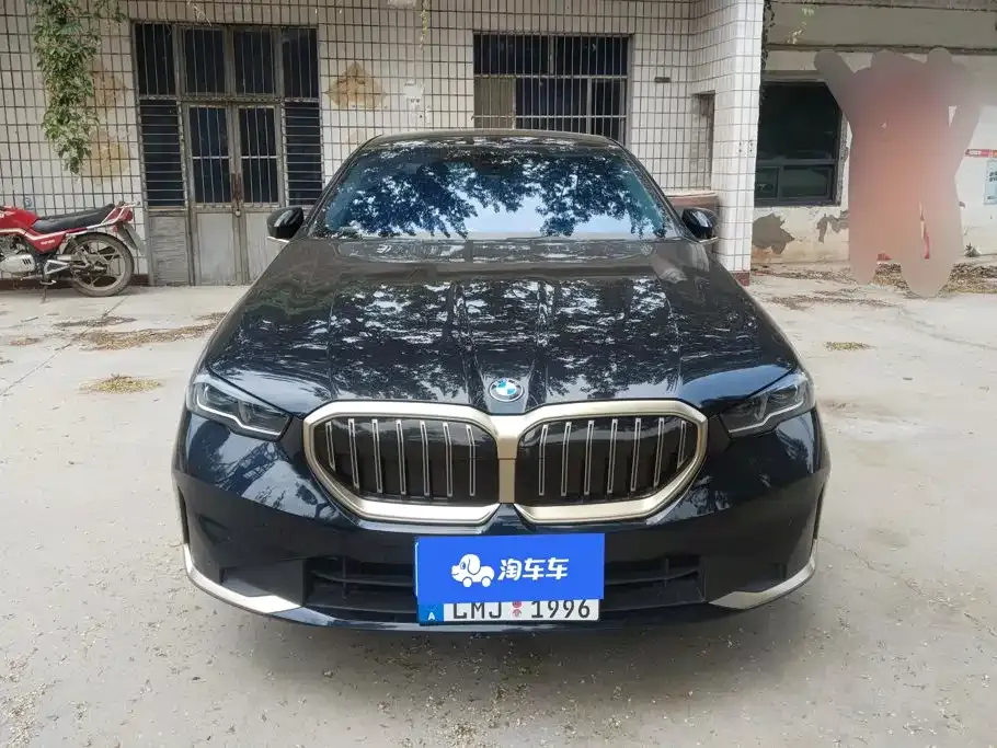 BMW 5 Series — фото 10