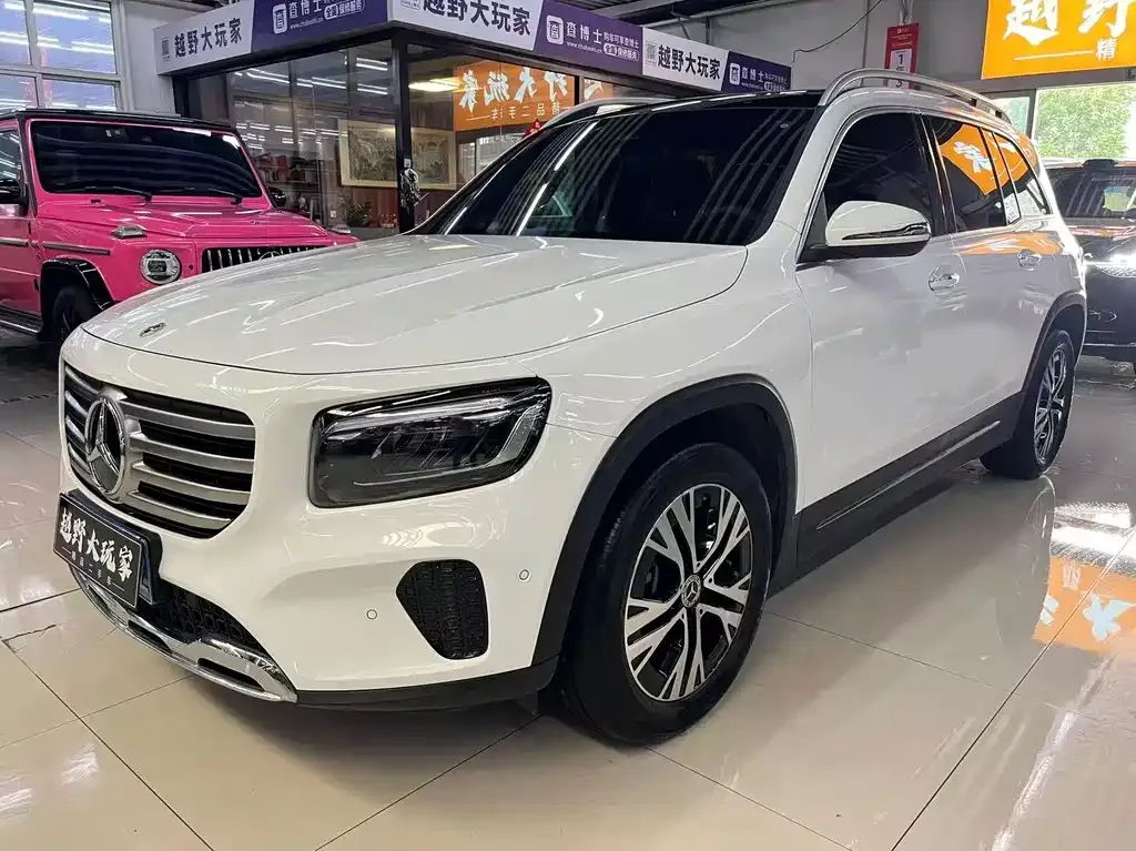Mercedes-Benz GLB — фото 1