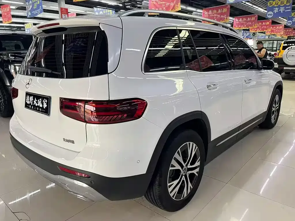 Mercedes-Benz GLB — фото 2