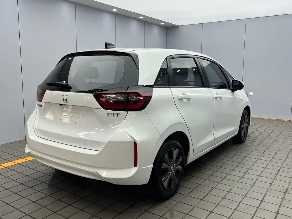 Honda Fit — фото 4