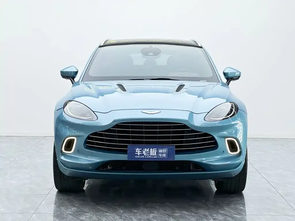 Aston Martin DBX — фото 8