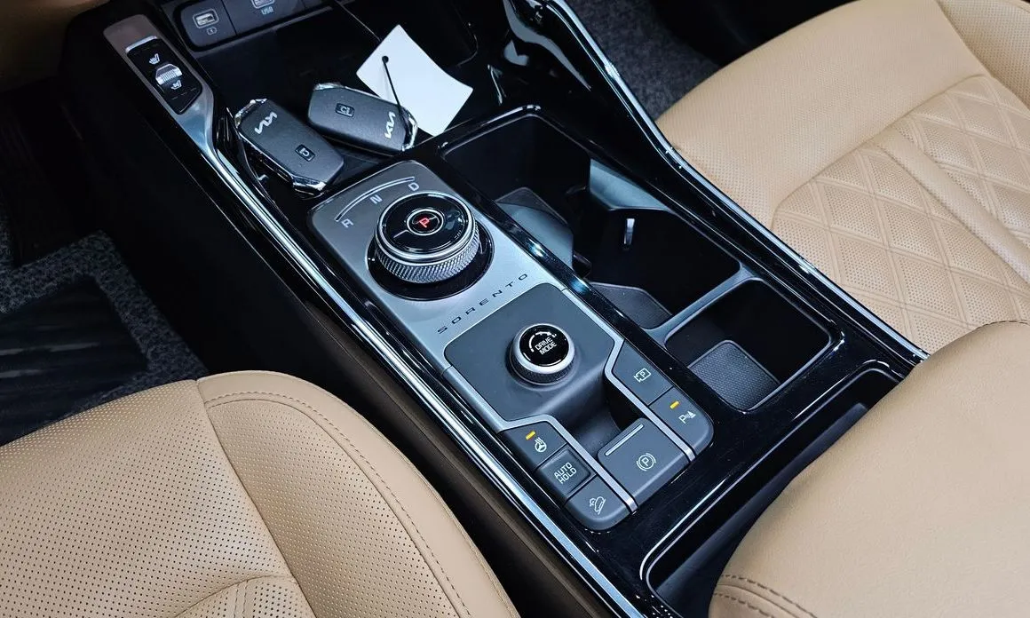Kia Sorento — фото 7