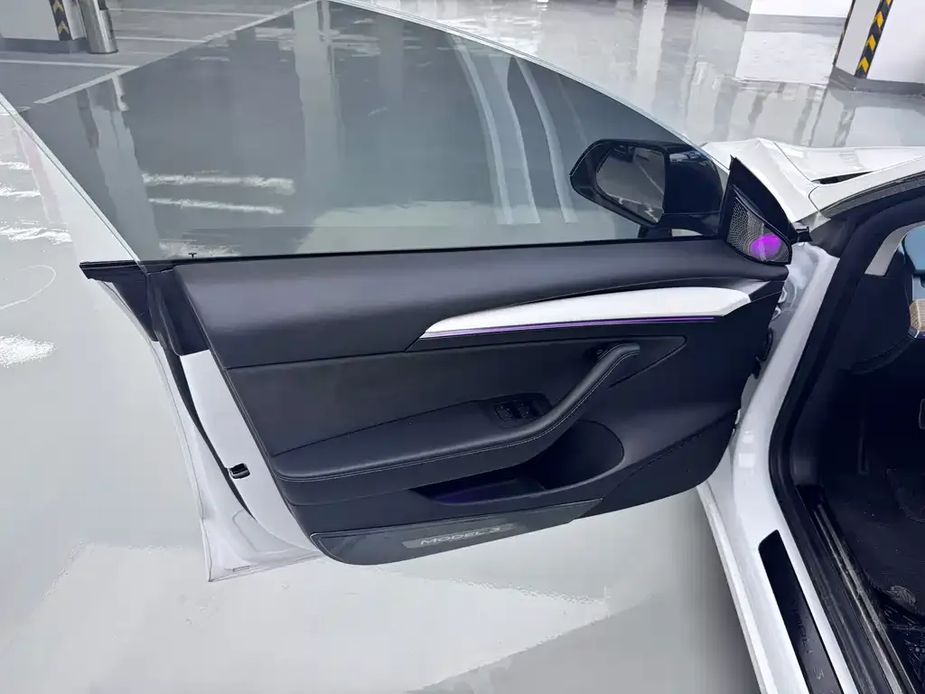 Tesla Model 3 — фото 9