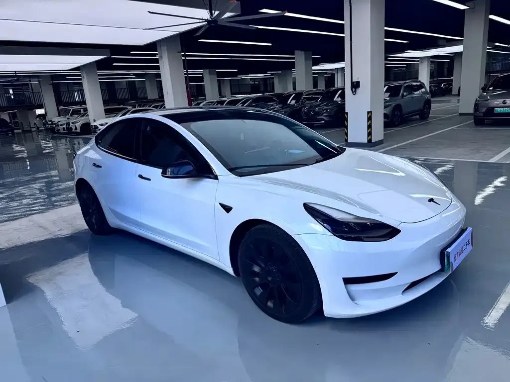 Tesla Model 3 — фото 7