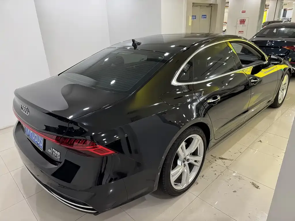 Audi A7L — фото 3