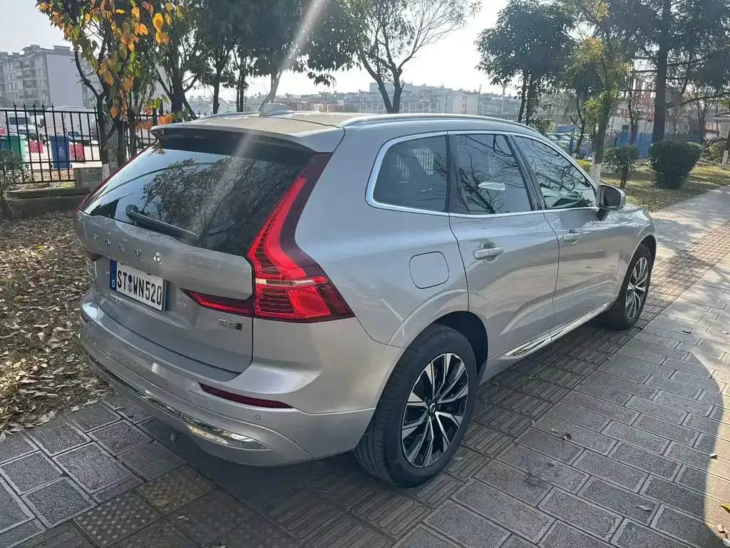 Volvo XC60 — фото 6