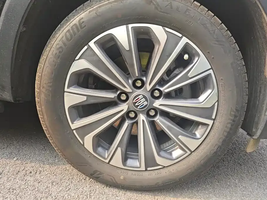 Buick Envision Plus — фото 9