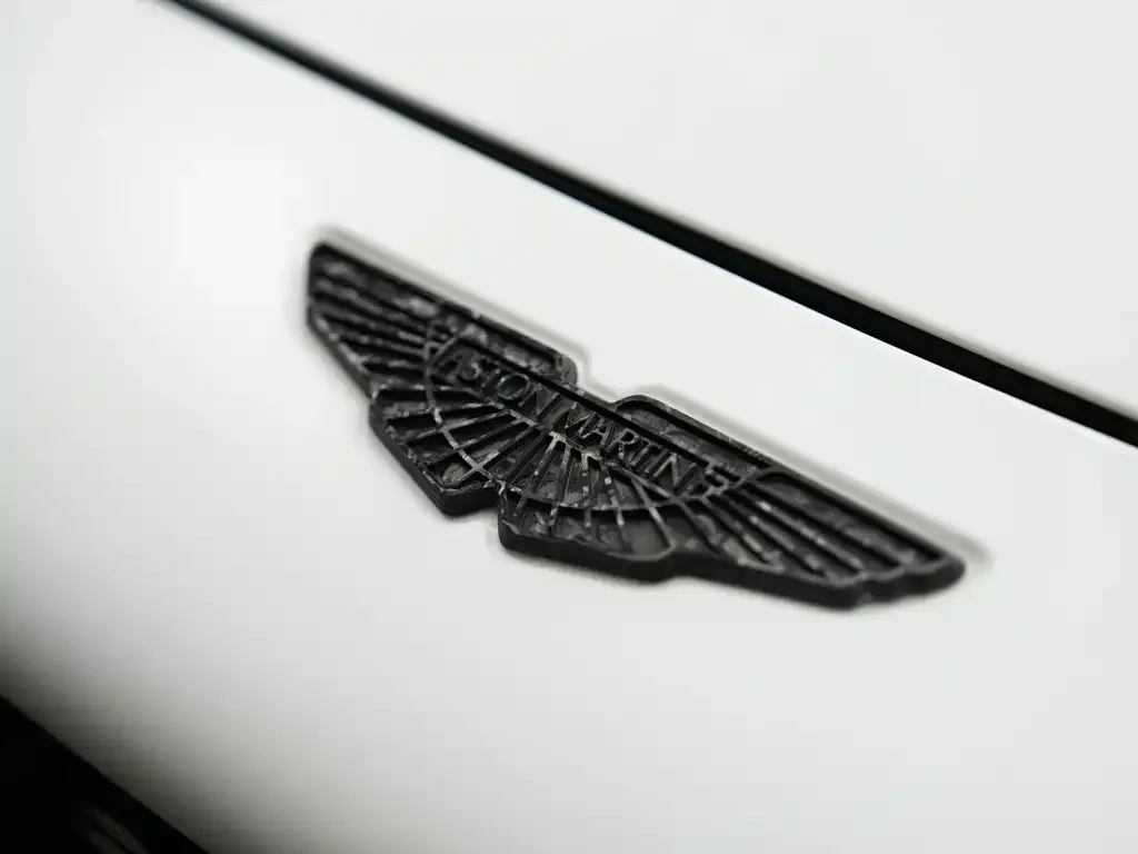 Aston Martin DBX — фото 2