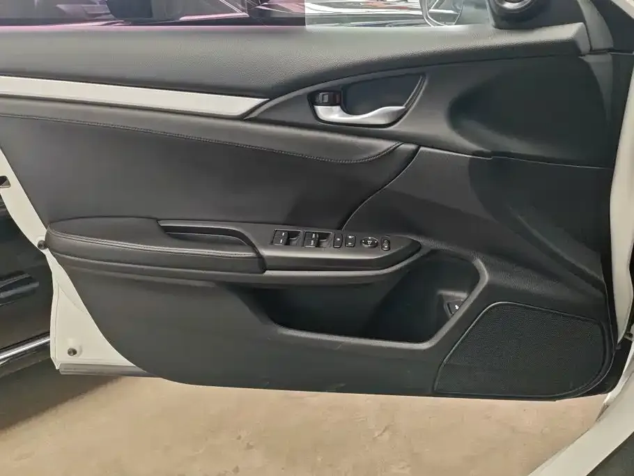 Honda Civic — фото 7