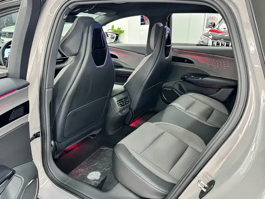 Hongqi EH7 — фото 10