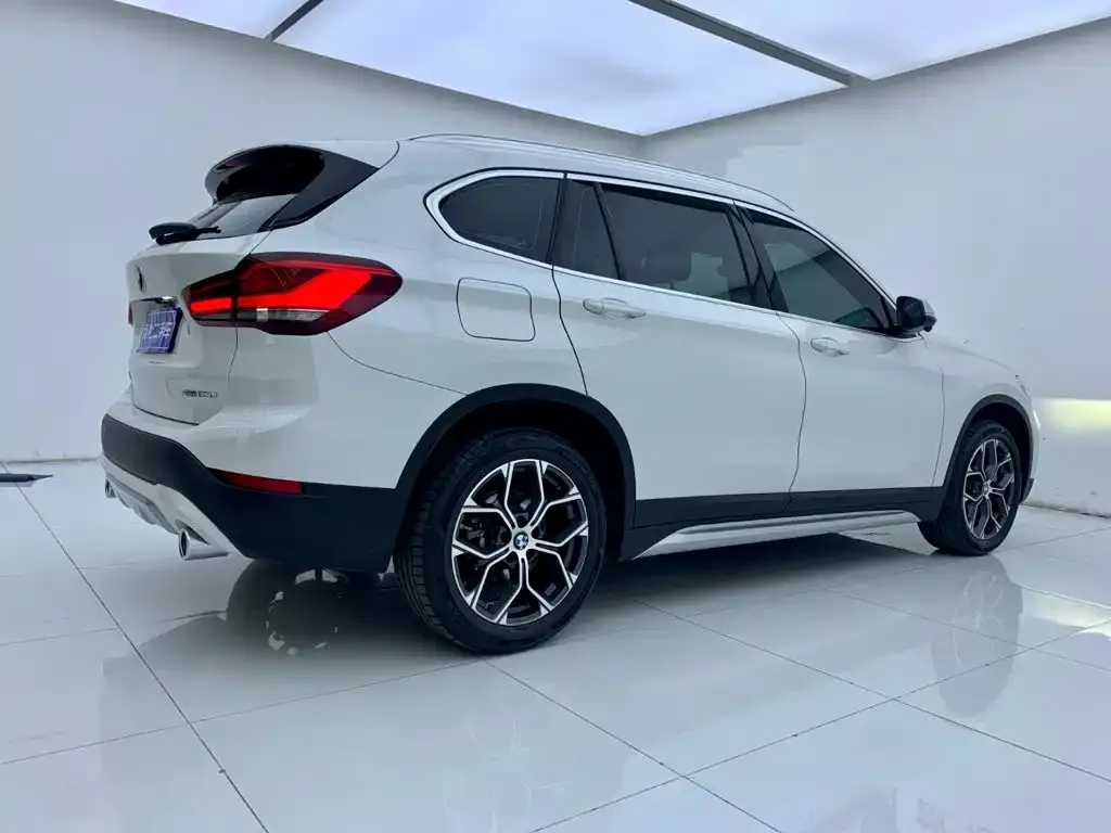 BMW X1 — фото 9