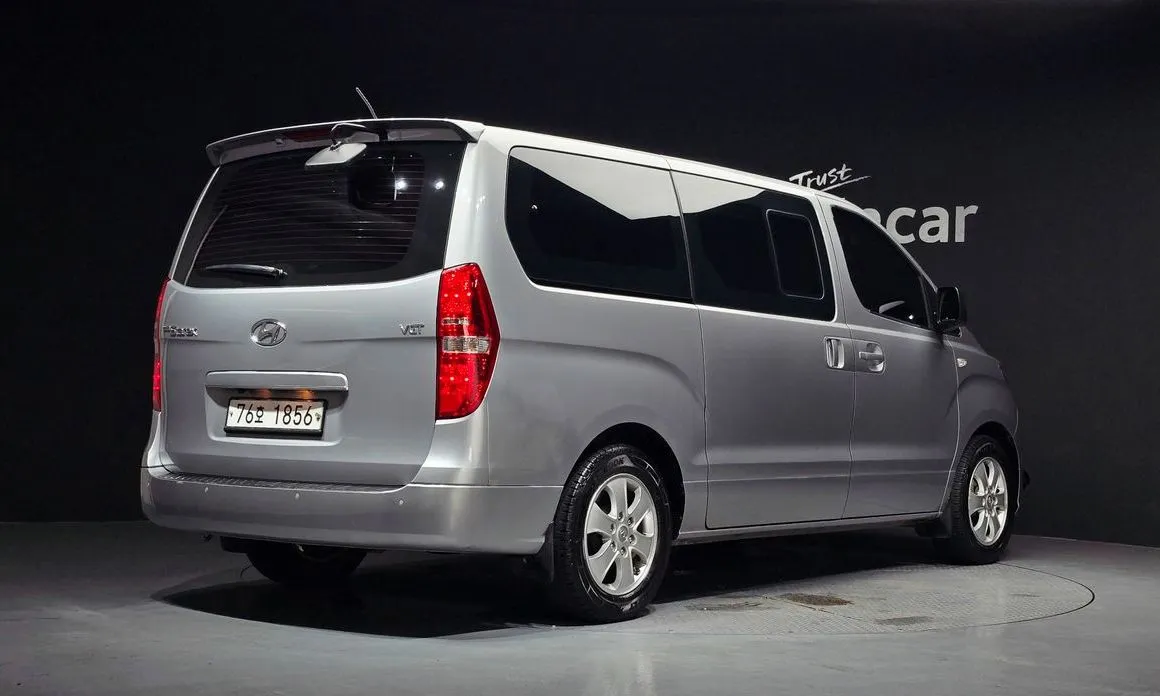 Hyundai Starex — фото 3