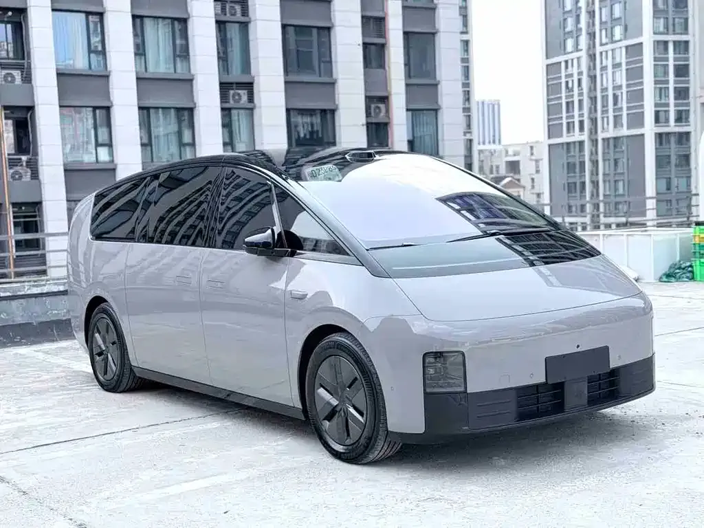 Li Auto MEGA — фото 7