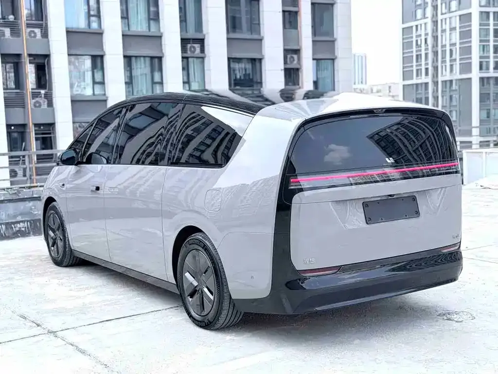 Li Auto MEGA — фото 6