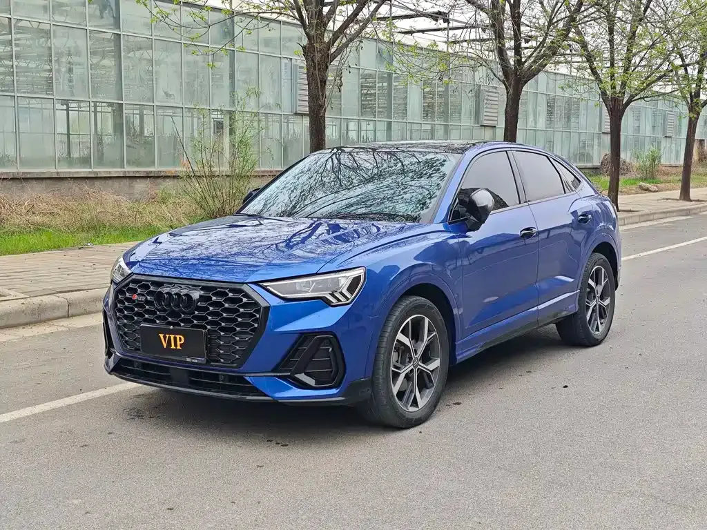 Audi Q3 Sportback — фото 1