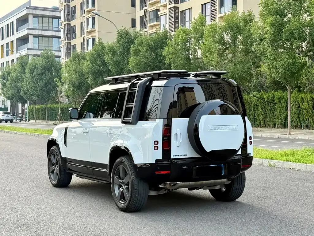 Land Rover Defender — фото 10