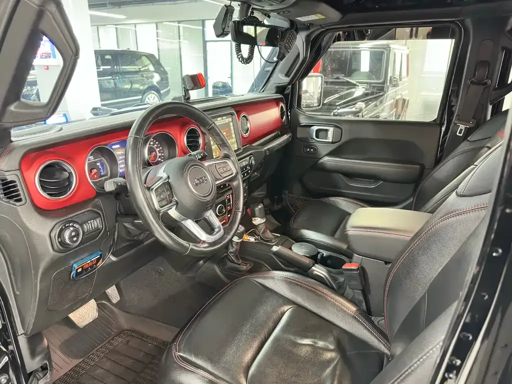 Jeep Wrangler — фото 9