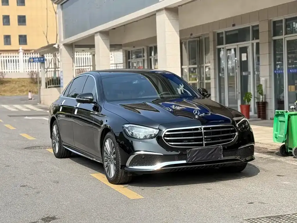 Mercedes-Benz E-Class — фото 8