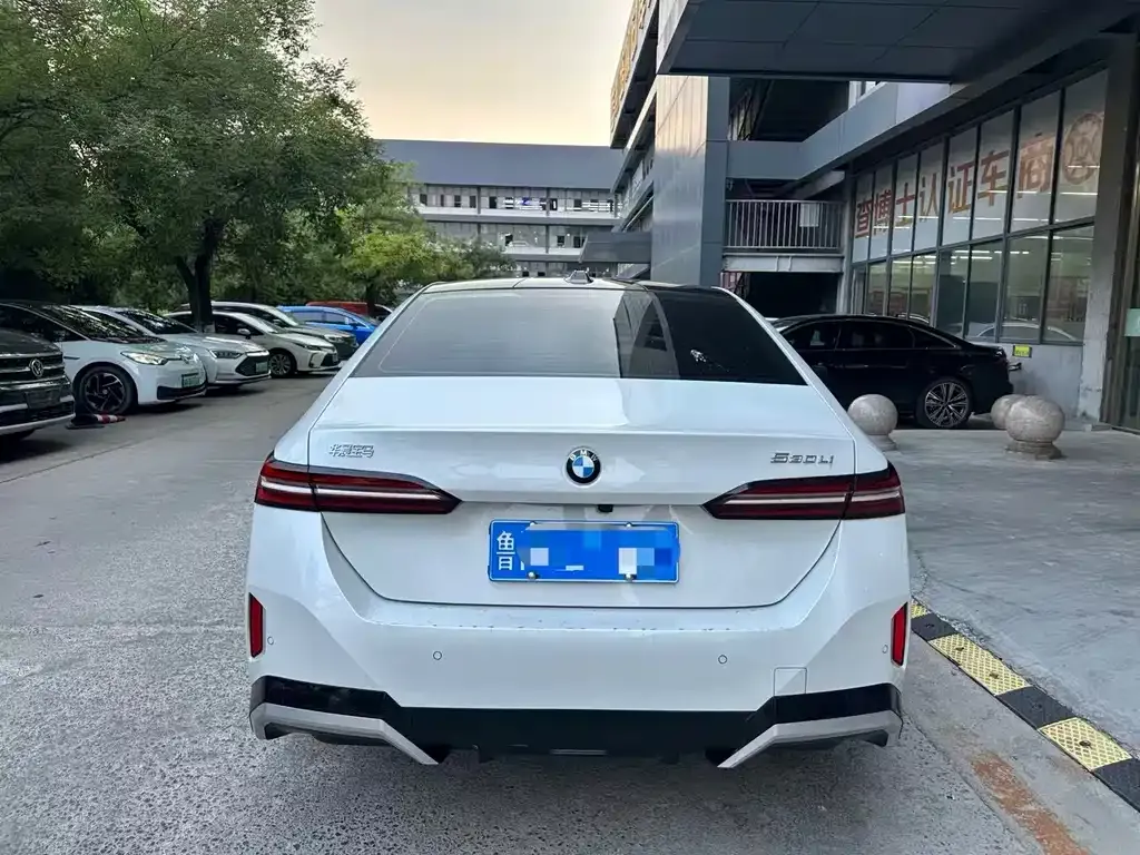 BMW 5 Series — фото 2