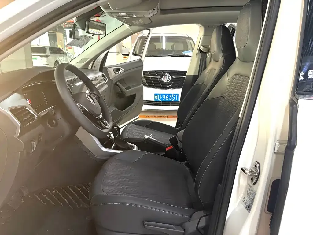 Volkswagen T-Cross — фото 9