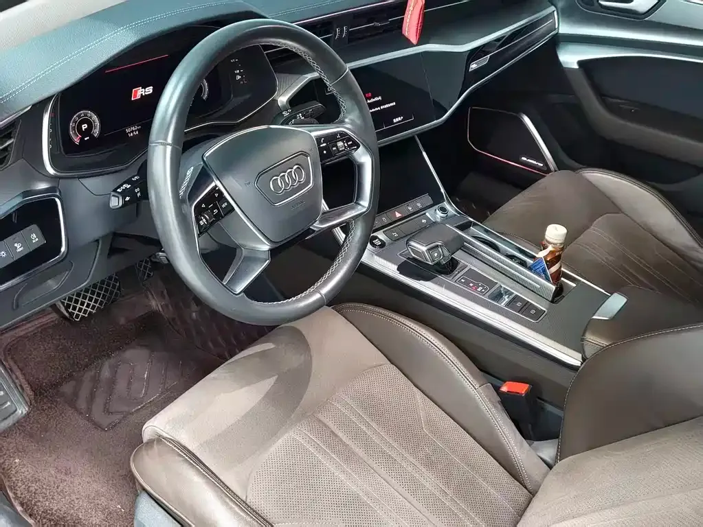Audi A7L — фото 10