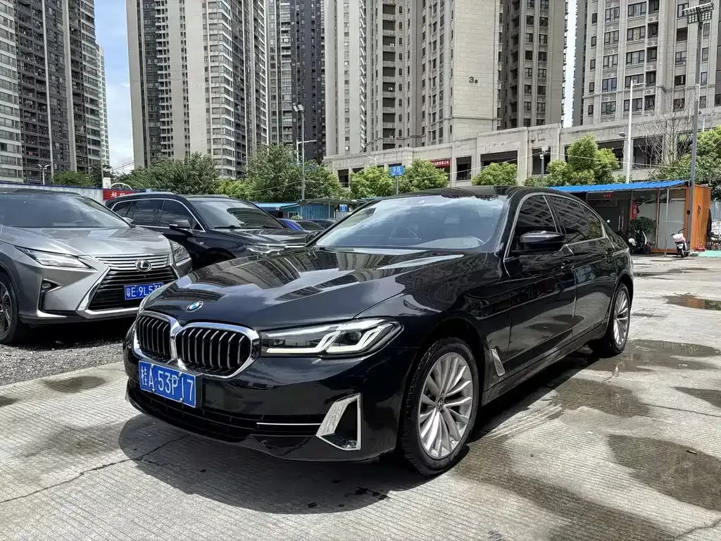 BMW 5 Series — фото 1