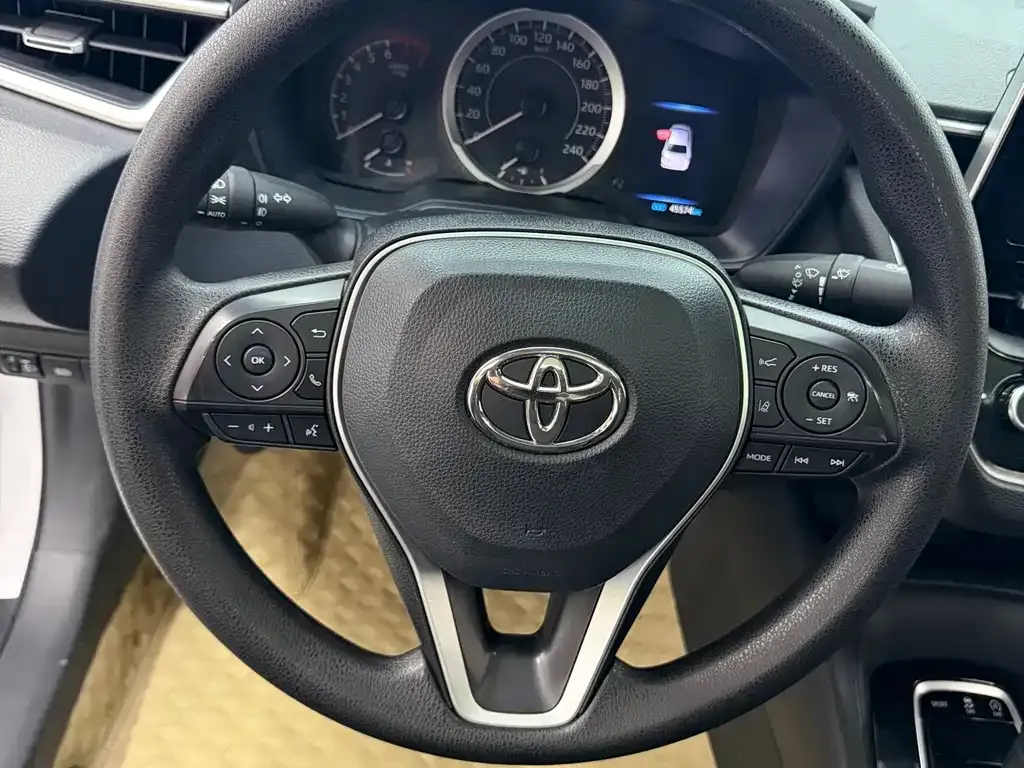 Toyota Corolla — фото 5