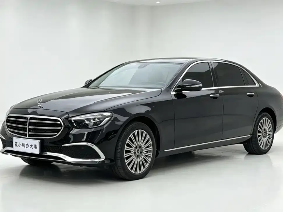 Mercedes-Benz E-Class — фото 1