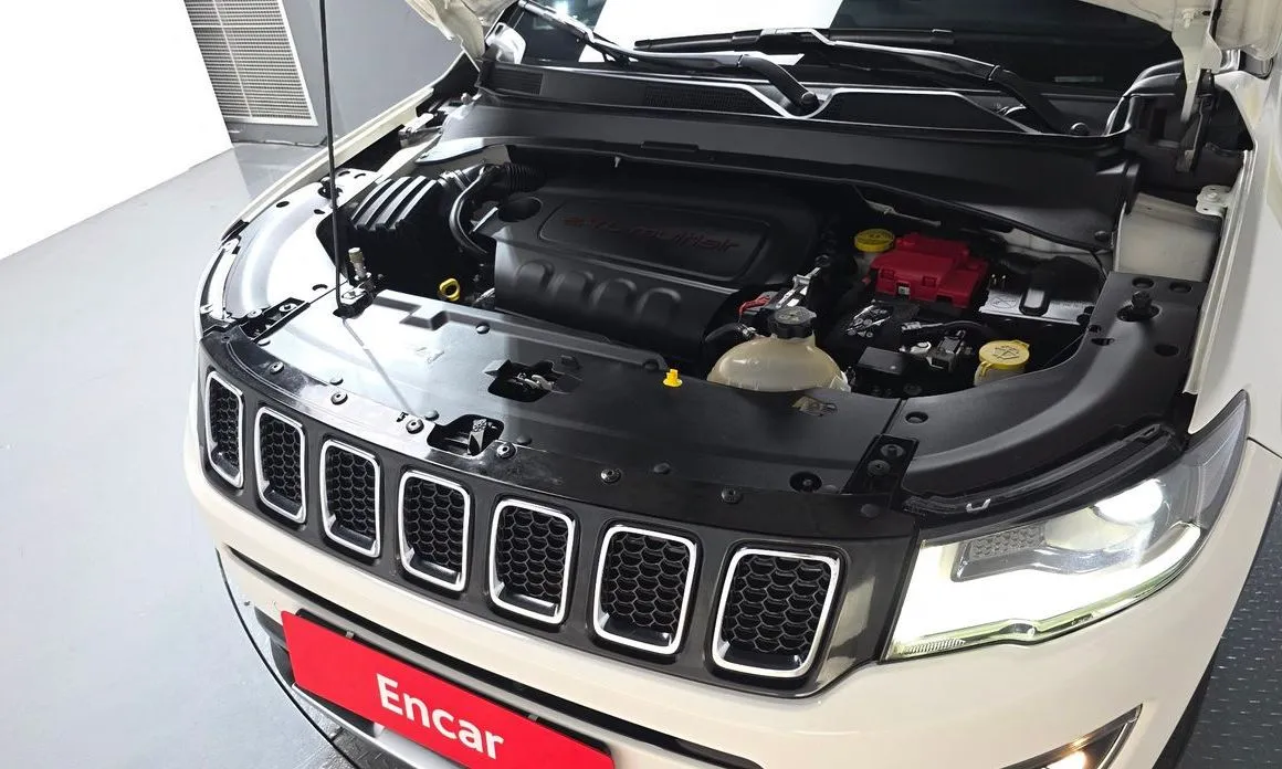 Jeep Compass — фото 10