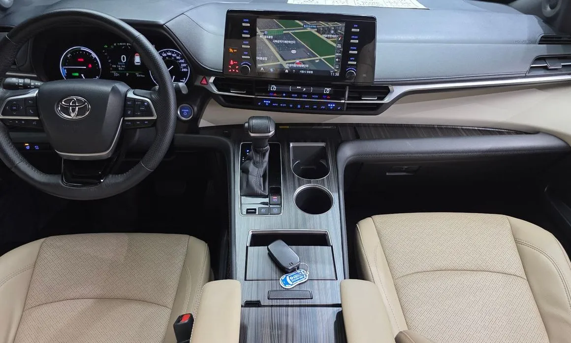 Toyota Sienna — фото 10