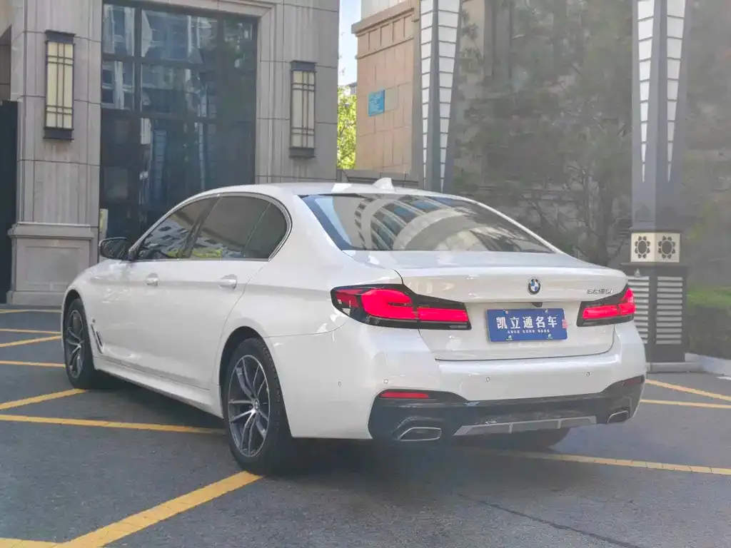 BMW 5 Series — фото 2