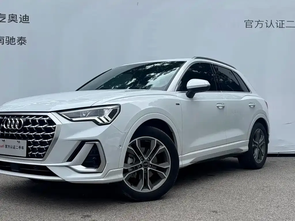 Audi Q3 — фото 1