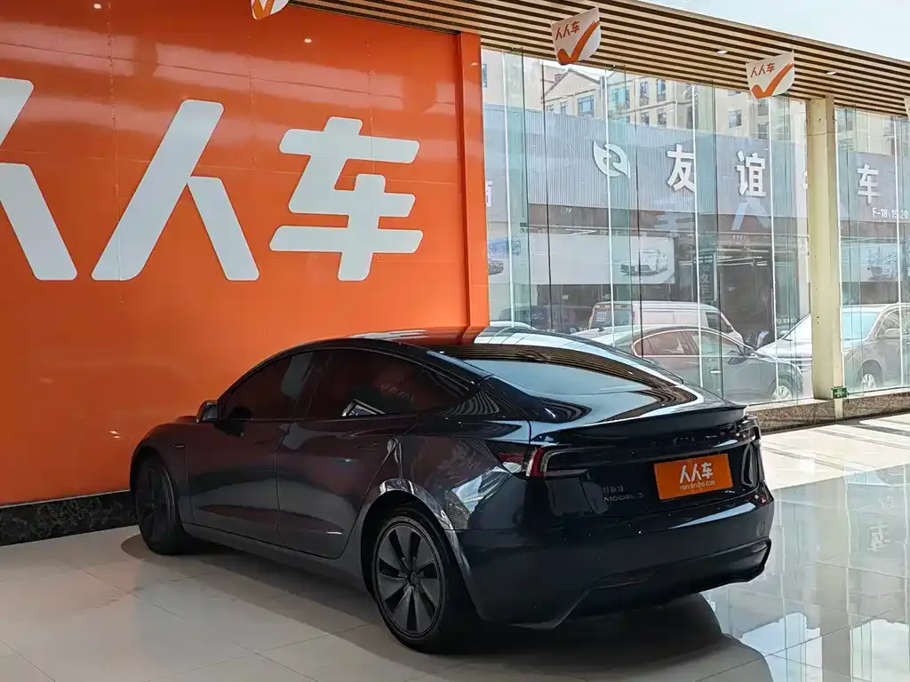Tesla Model 3 — фото 6