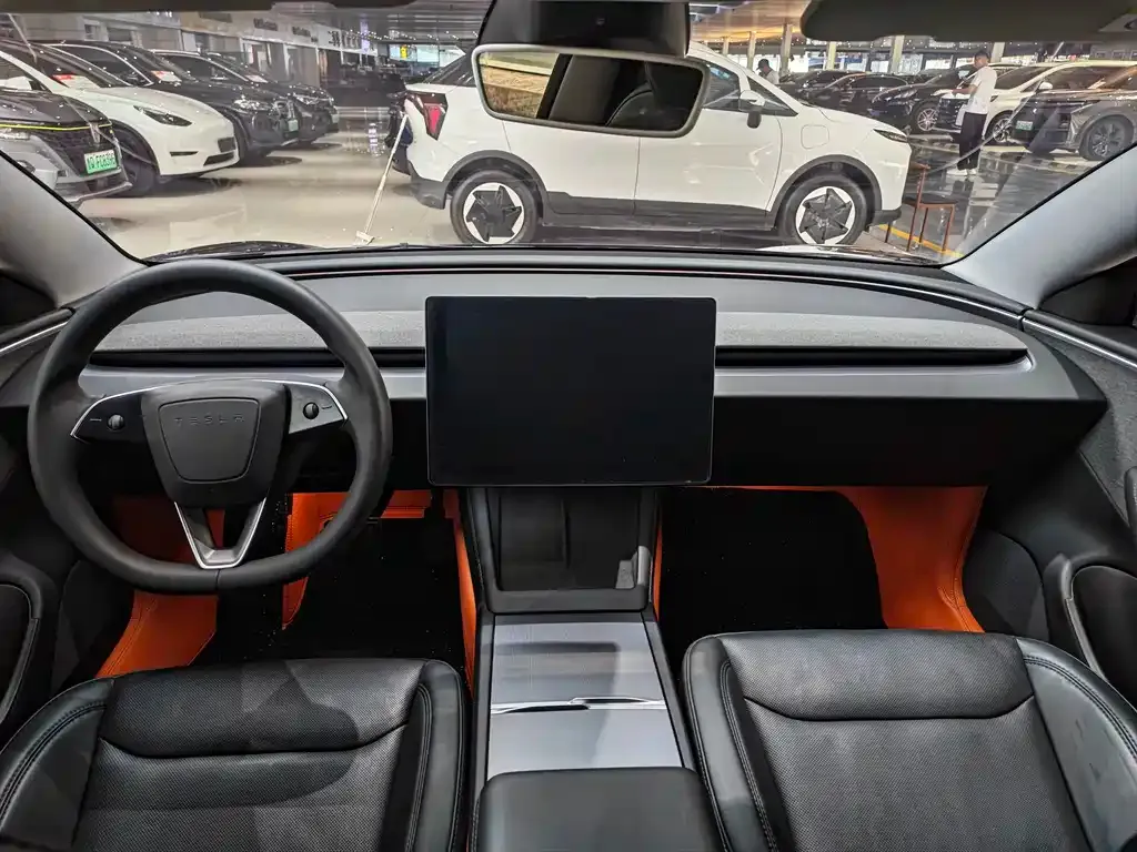 Tesla Model 3 — фото 4