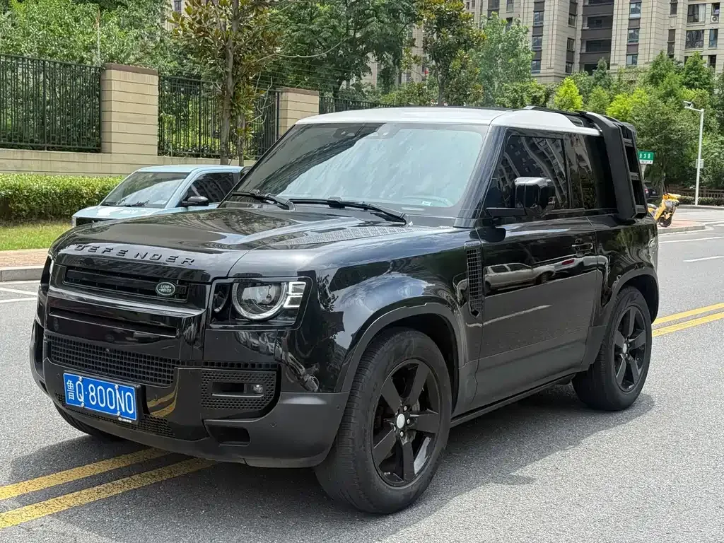 Land Rover Defender — фото 1