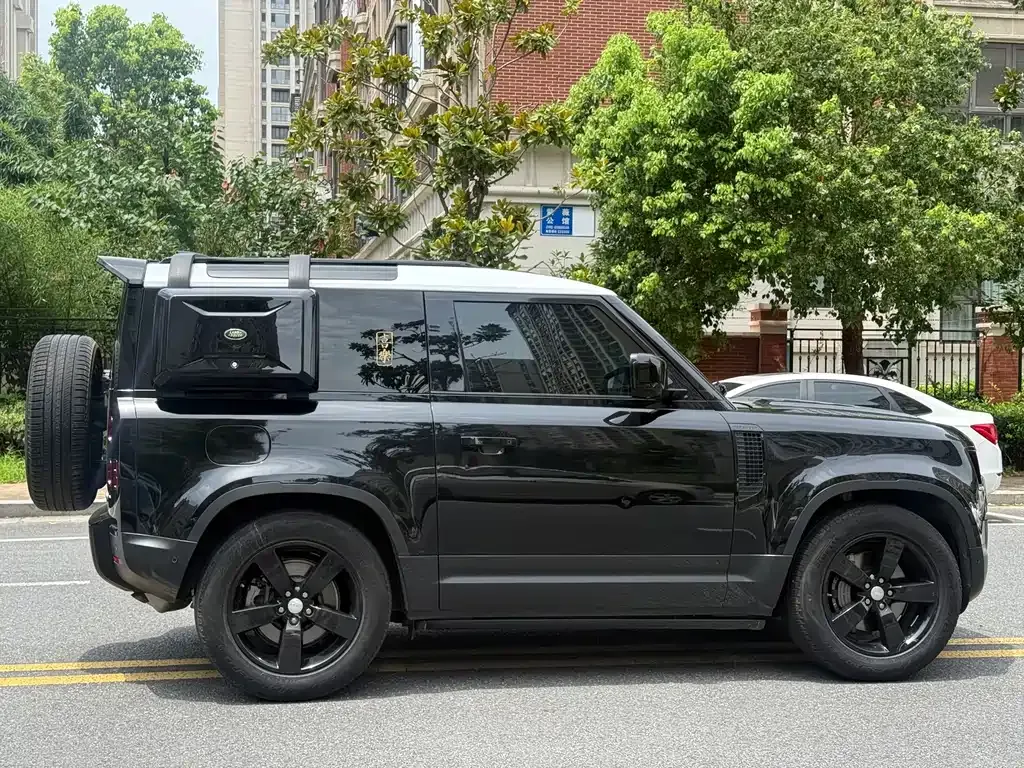 Land Rover Defender — фото 6