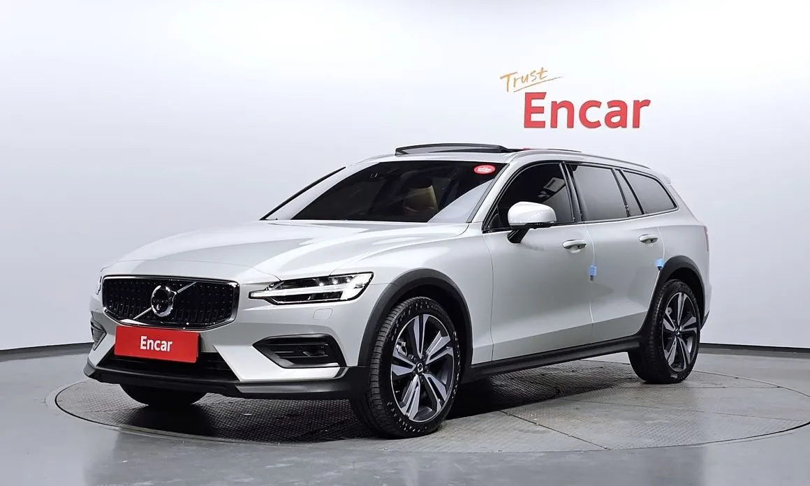 Volvo V60 — фото 1