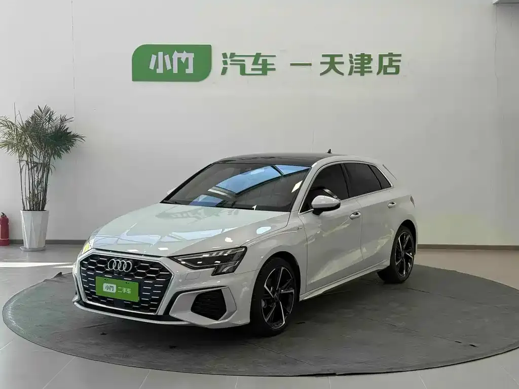 Audi A3 — фото 1