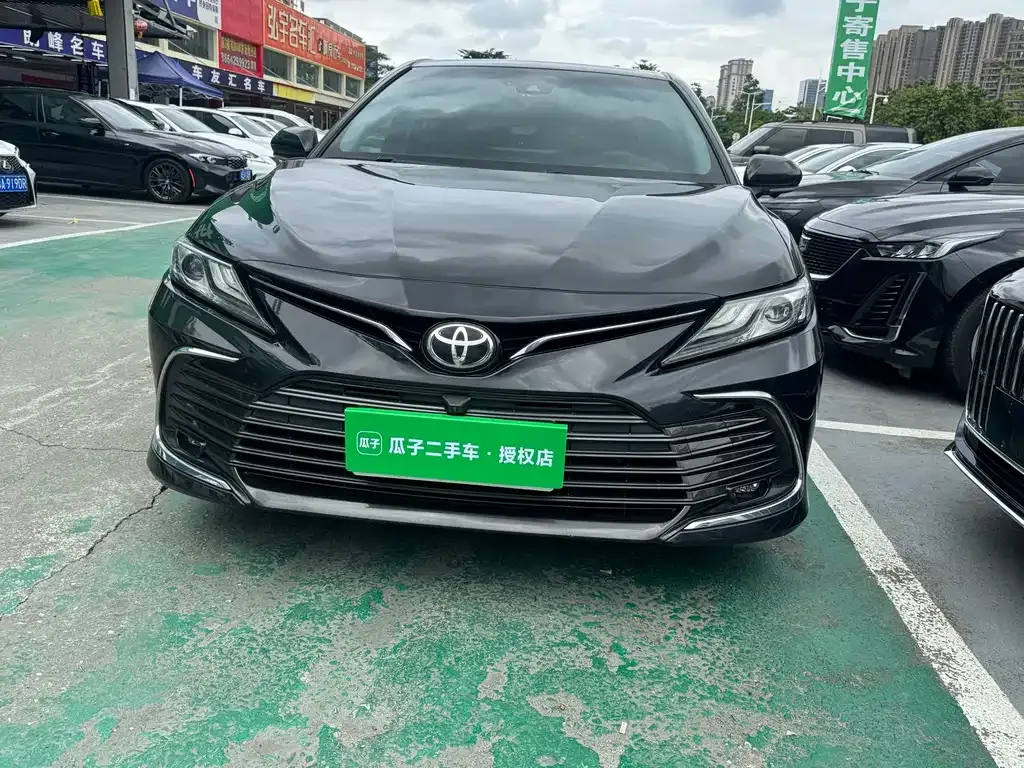 Toyota Camry — фото 7
