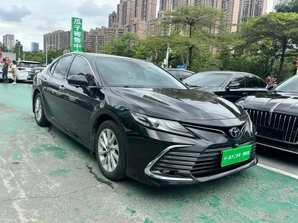 Toyota Camry — фото 10