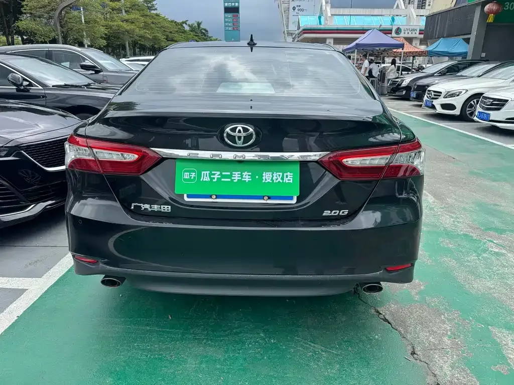 Toyota Camry — фото 3
