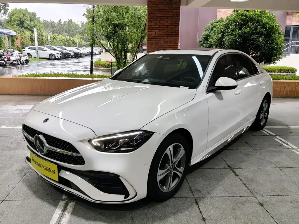 Mercedes-Benz C-Class — фото 1