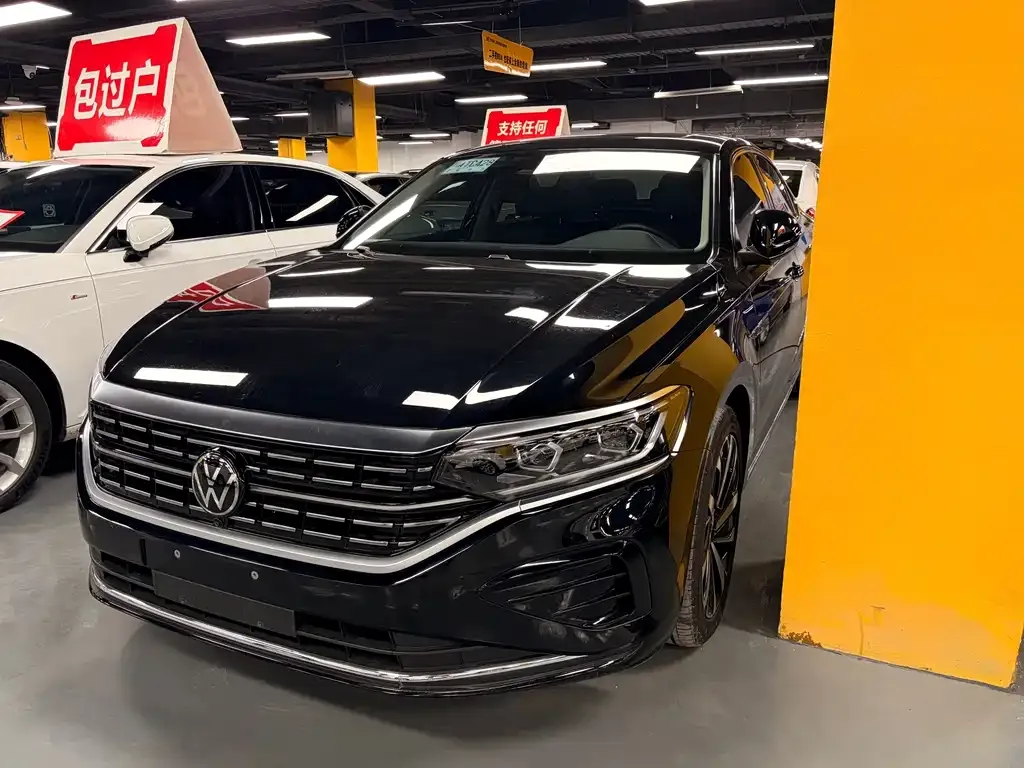 Volkswagen Passat — фото 1